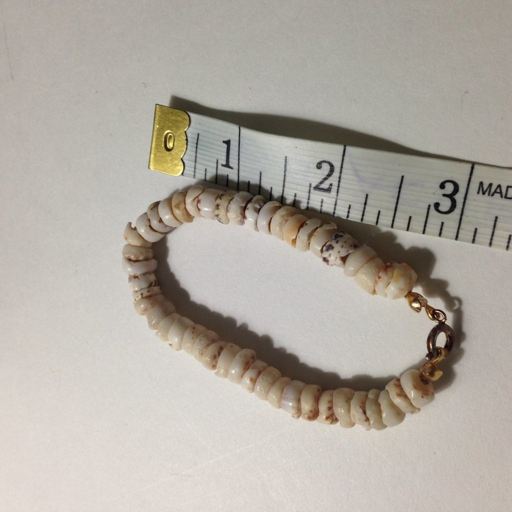 Shell / Shell Like Bracelet - Picture 5 of 5